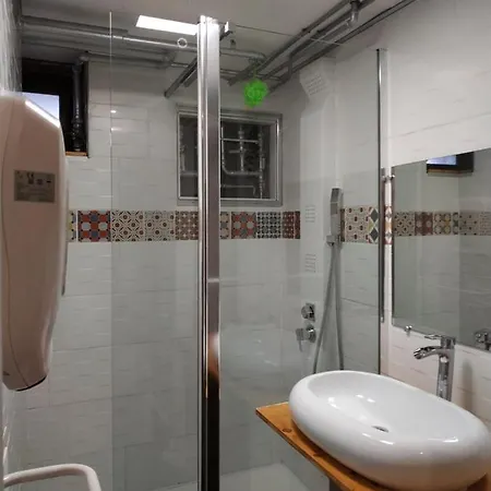 Nocleg ze śniadaniem La Malle - La 3*